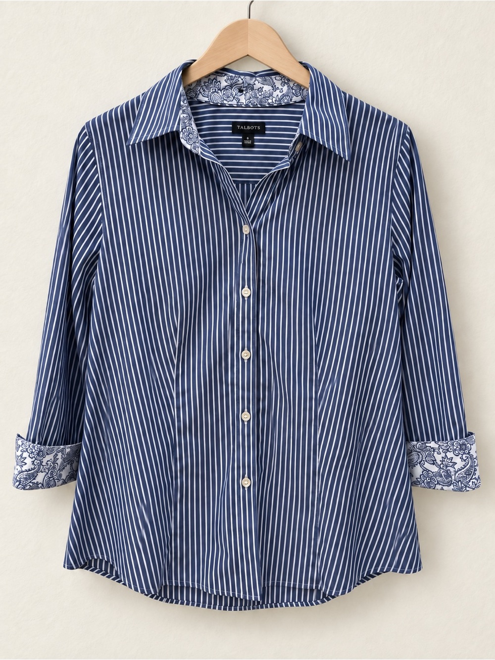 Talbots Wrinkle Resistant Striped Button Down in Blue & White Size 6